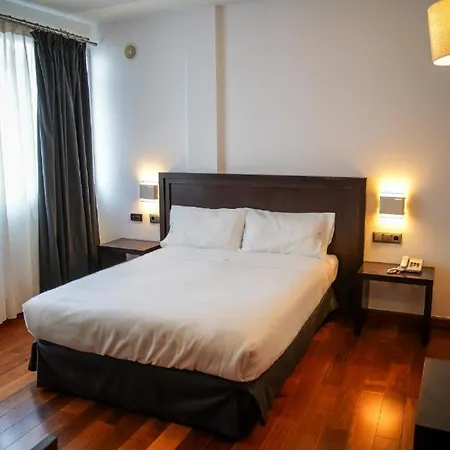 Hotel Baeza Monumental By Eme Hoteles Exterior photo